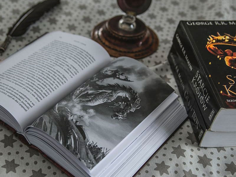Libros de dragones, un viaje literario fantástico - Libros Vividos